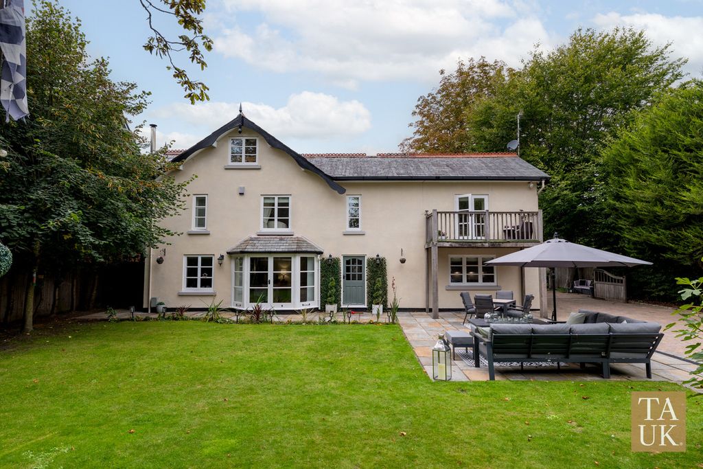 Property photo 2 of 41