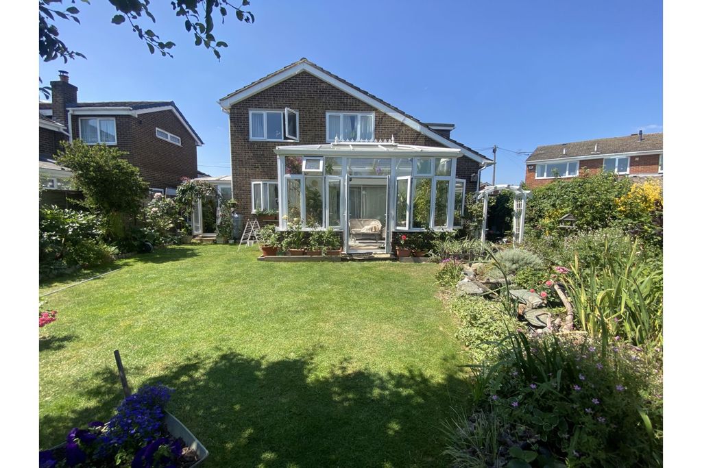 Property photo 3 of 31