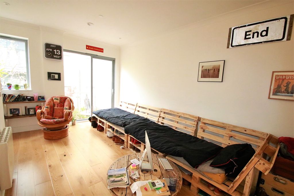 Property photo 1 of 4