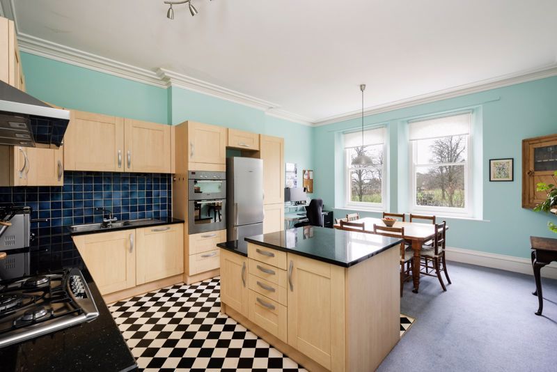 Property photo 3 of 20 Kitchen/Dining Room