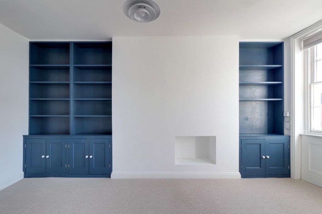 Property photo 3 of 21 Living (4).Jpg