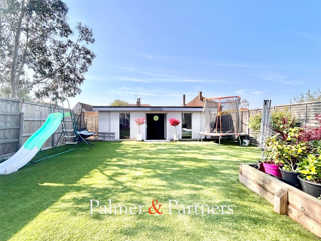 Property photo 3 of 17 Picture No. 12