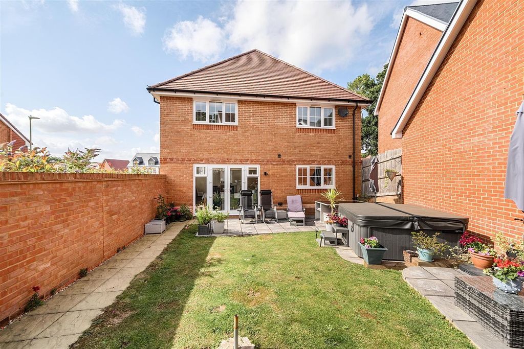 Property photo 1 of 18 Rr-Zcin1Guyww6Aewjleeq.Jpg