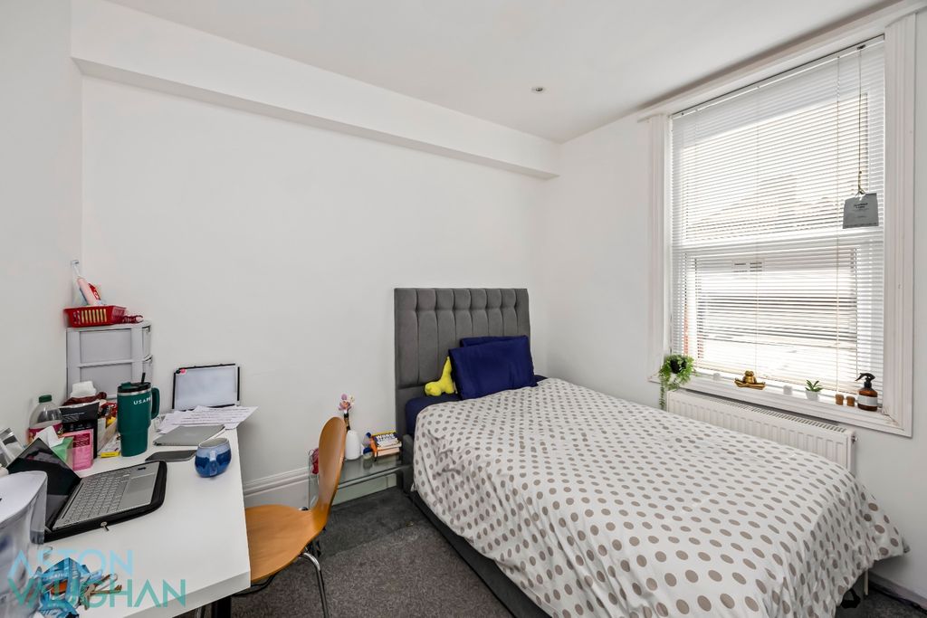 Property photo 3 of 7 5096692