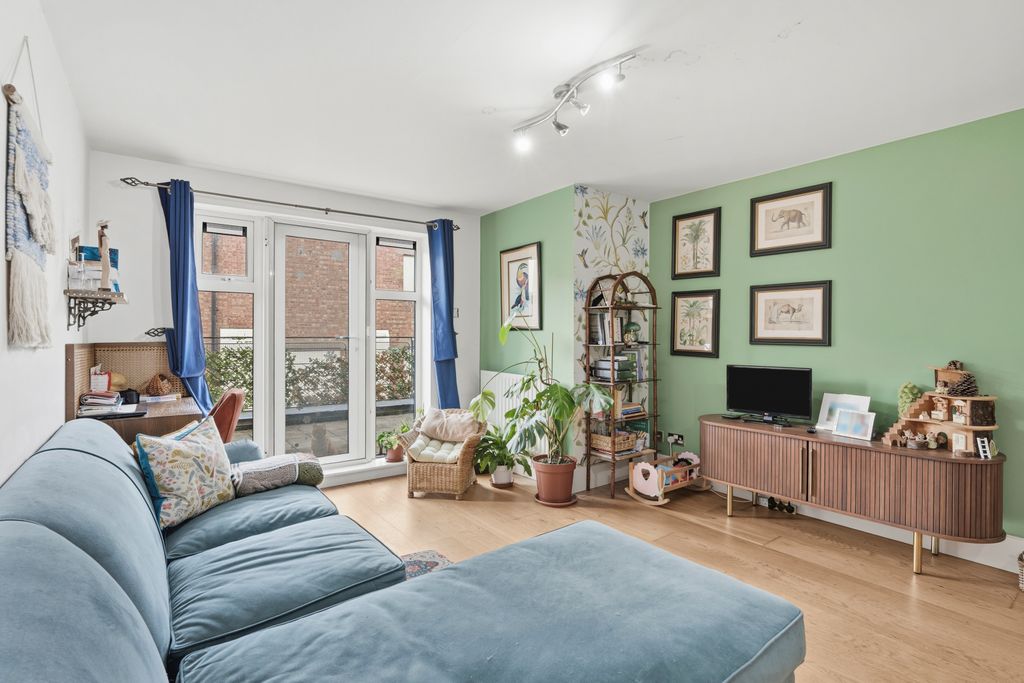 Property photo 2 of 26 Mnh05645