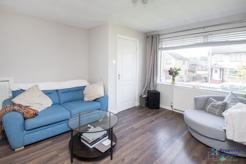 Property photo 2 of 16 Lounge