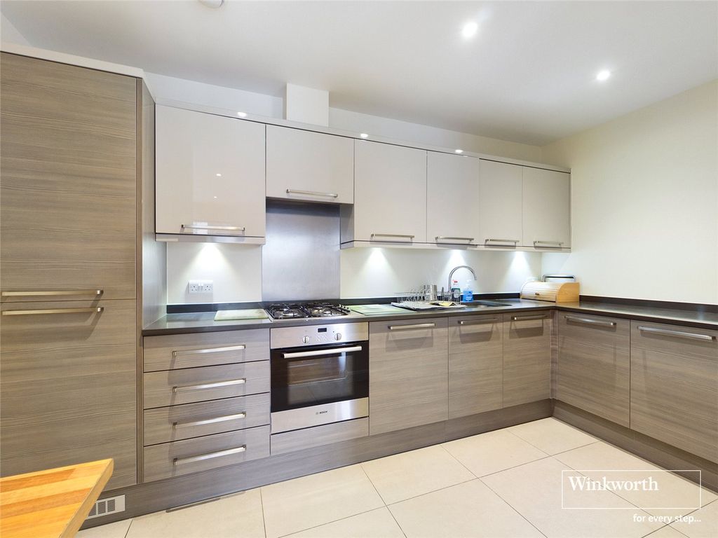 Property photo 3 of 12 Kitchen