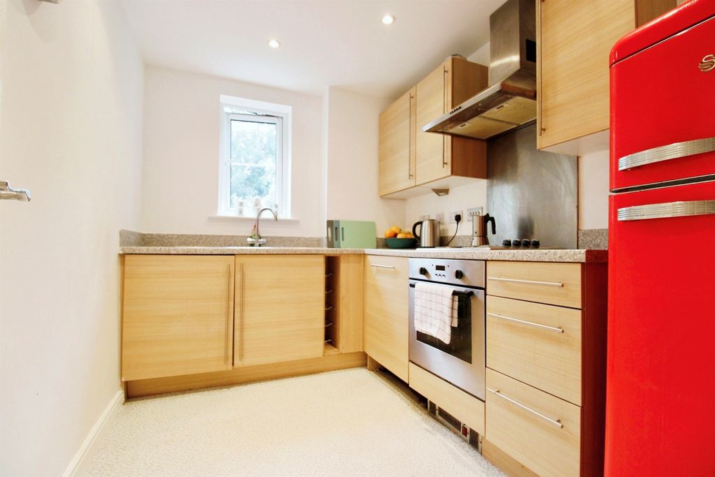Property photo 3 of 11