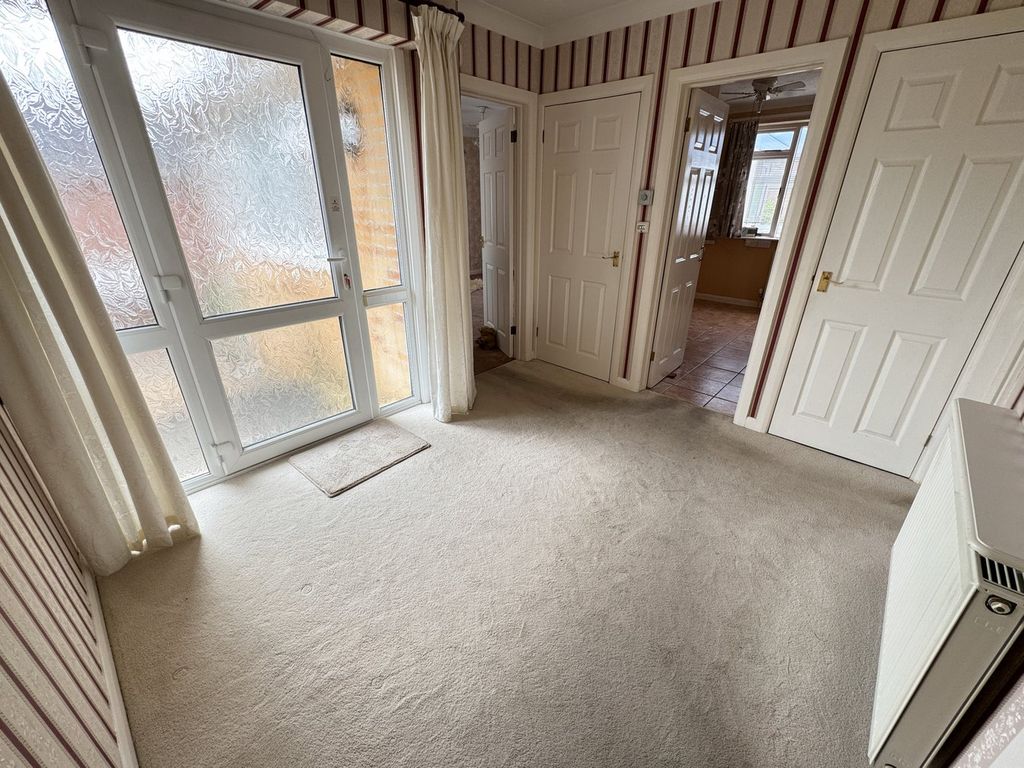 Property photo 2 of 21
