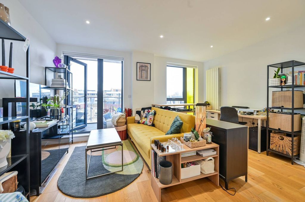 Property photo 3 of 6