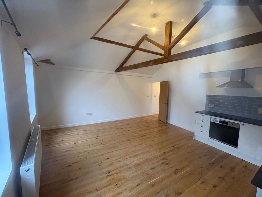 Property photo 1 of 10 Cover