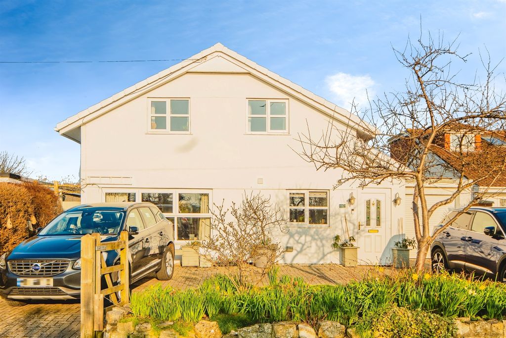 Property photo 1 of 34