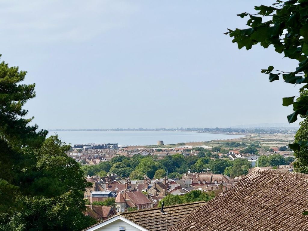 Property photo 2 of 33 9 Cliff Road View.Jpg