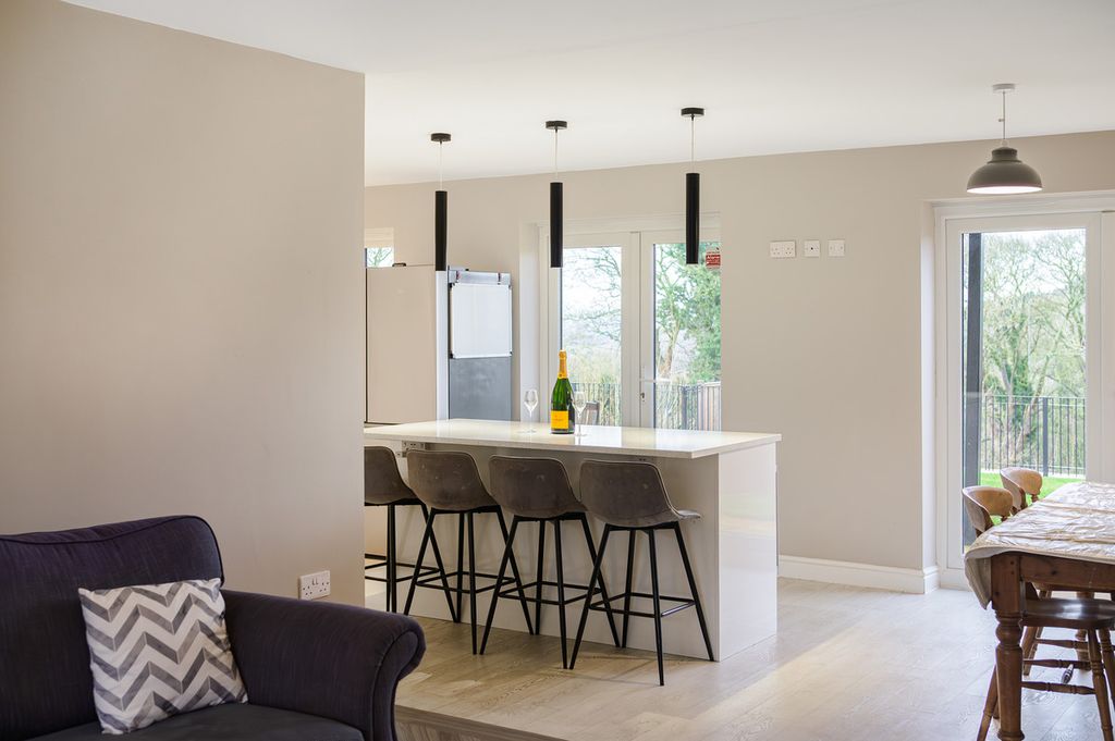 Property photo 1 of 33