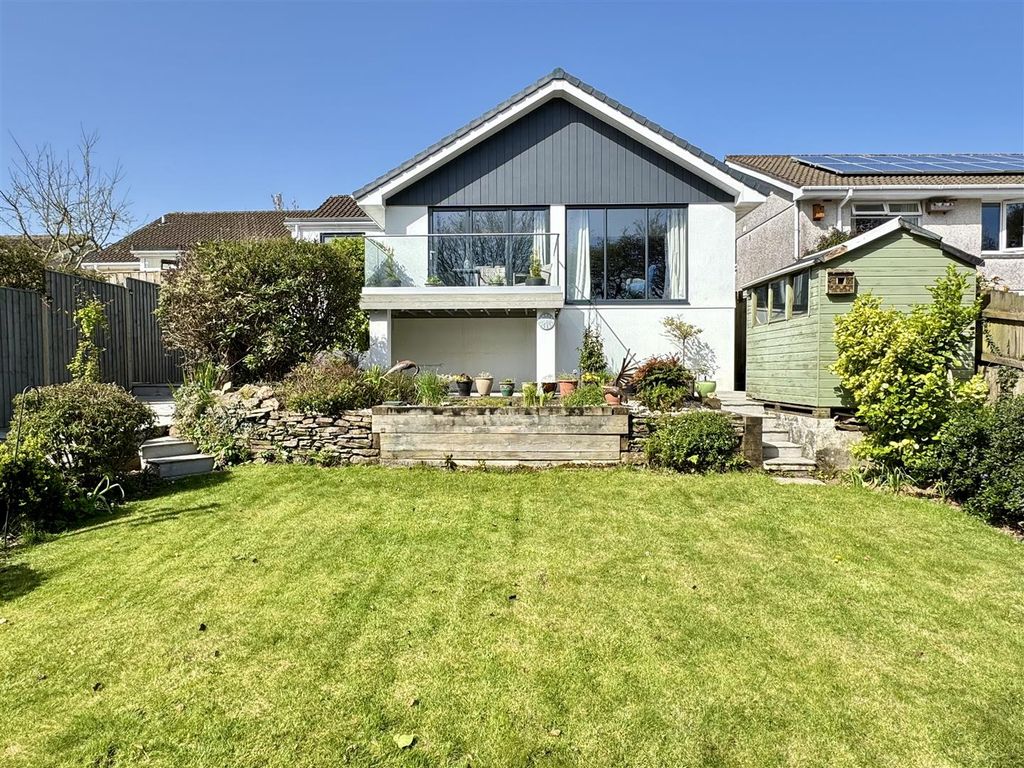 Property photo 2 of 31