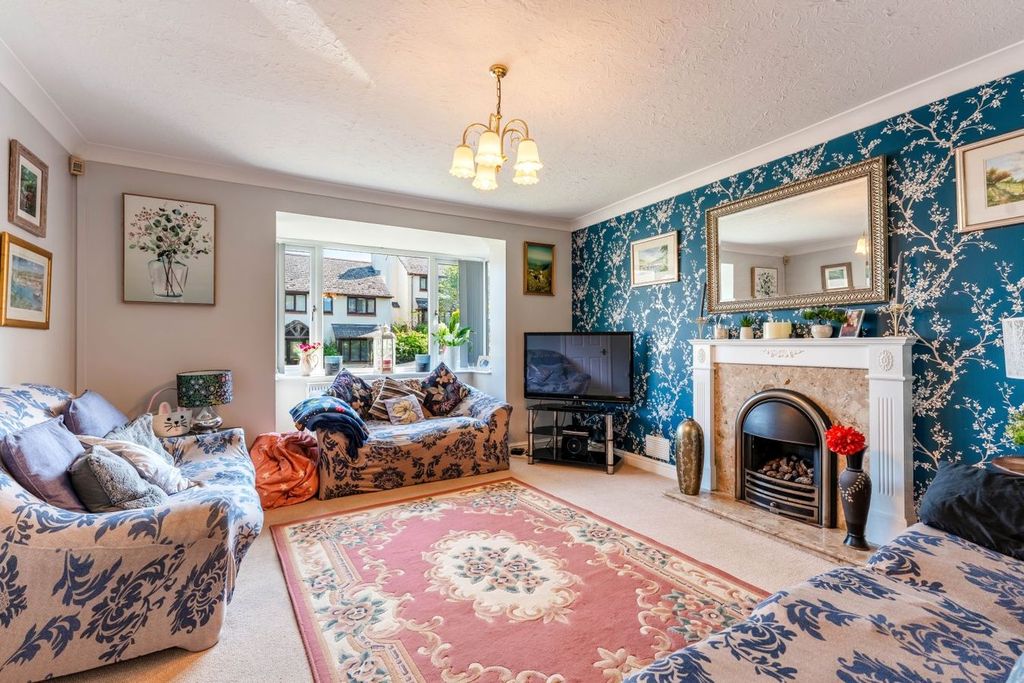 Property photo 3 of 19
