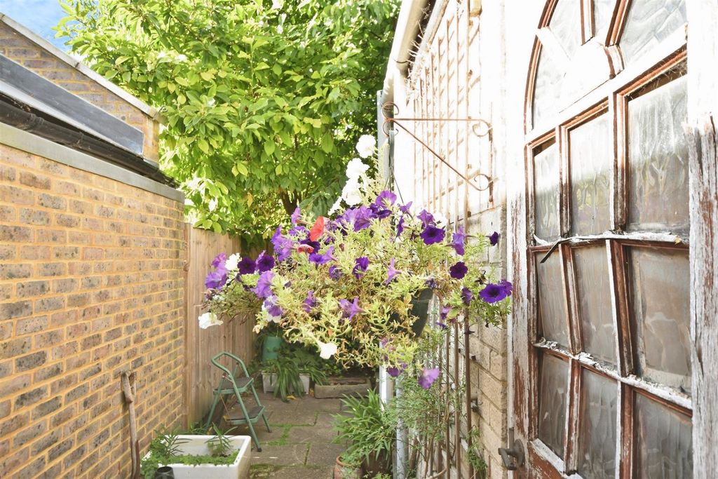 Property photo 3 of 6 E0202Cad-Dsc_0537.Jpg