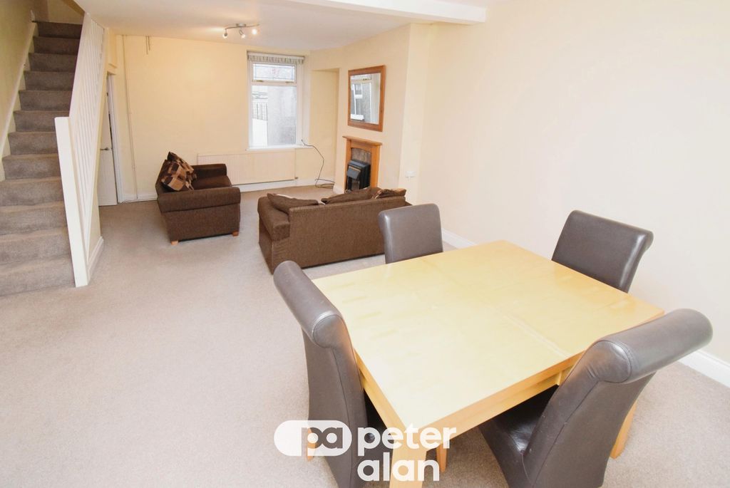 Property photo 3 of 10 Image