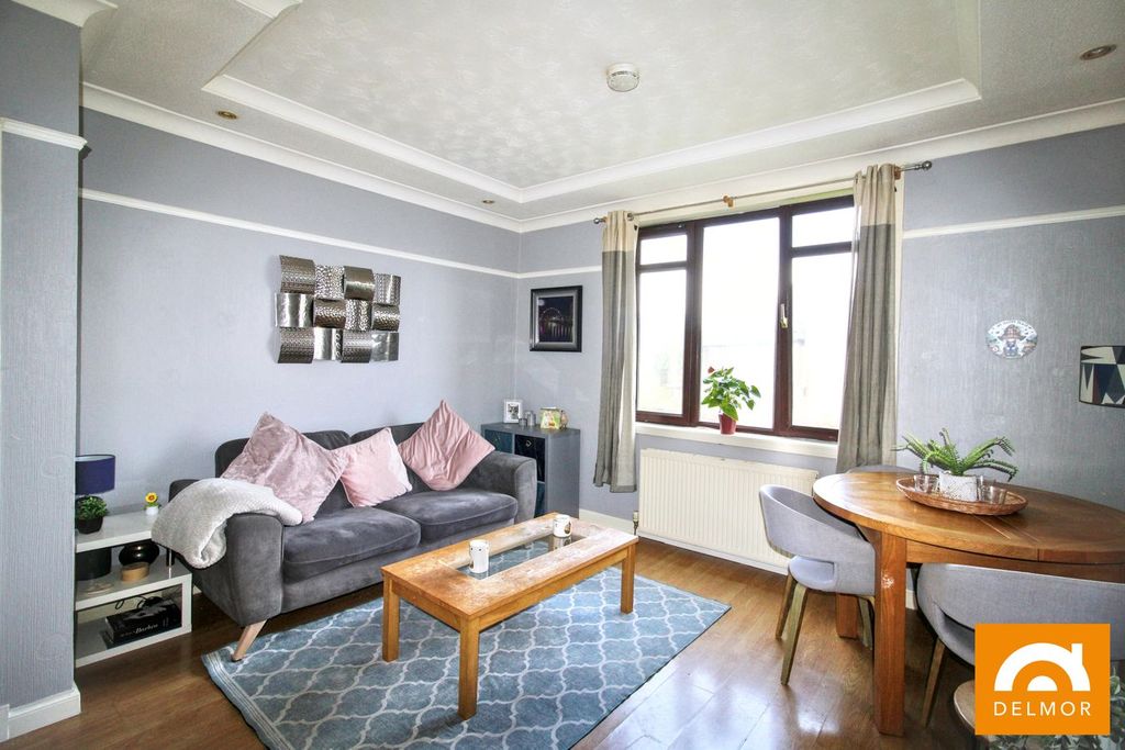 Property photo 2 of 12