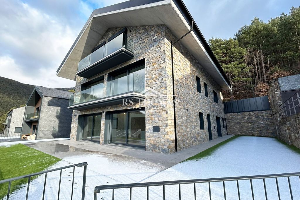 Property photo 3 of 49