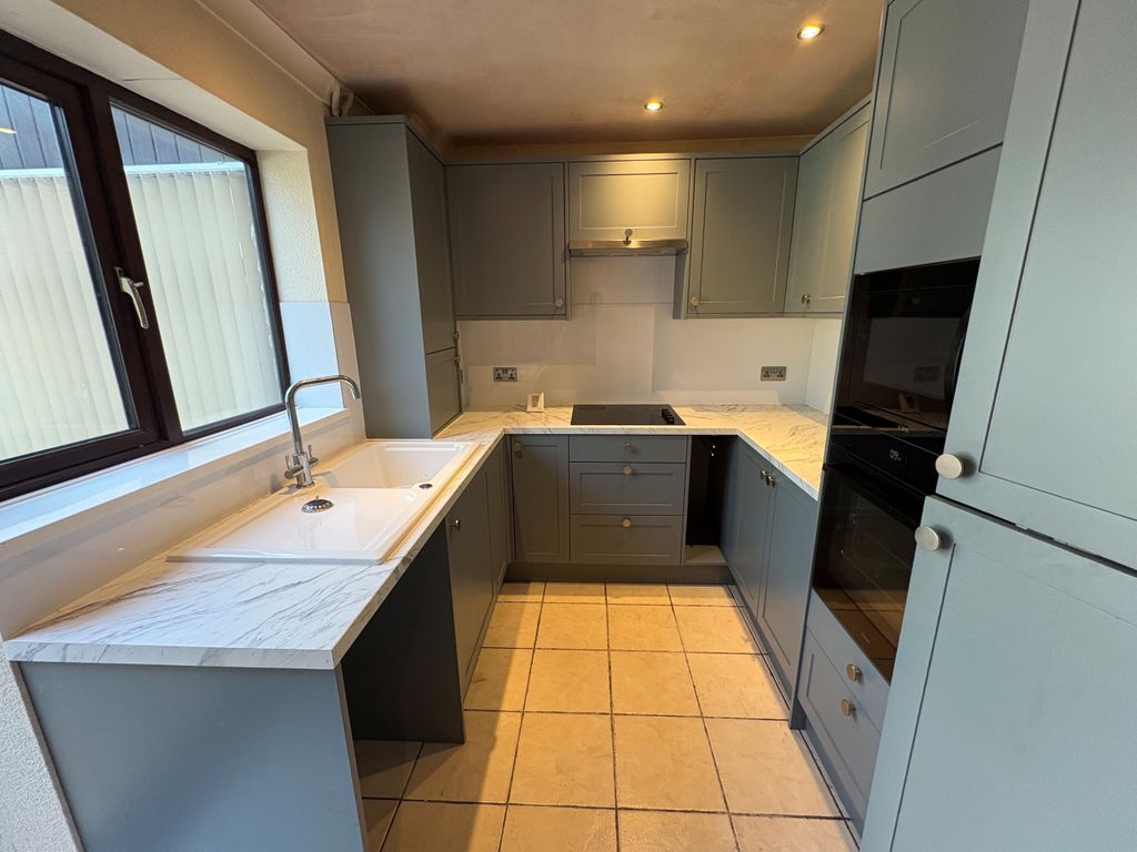 Property photo 2 of 15 Kitchen