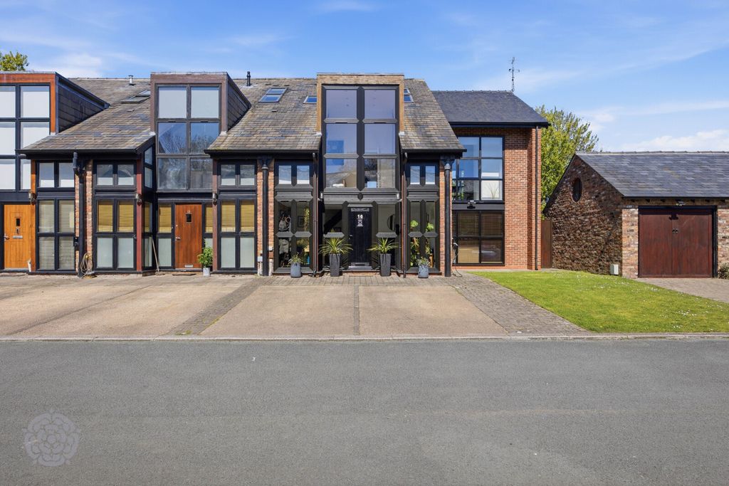 Property photo 3 of 47 Picture No. 25