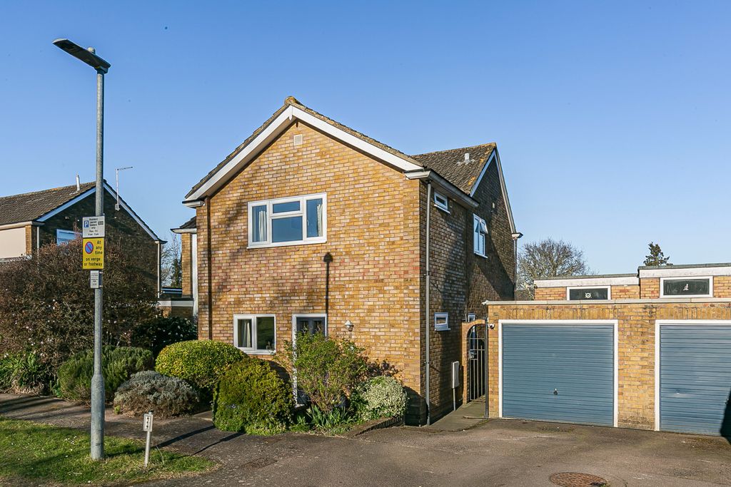 Property photo 1 of 32