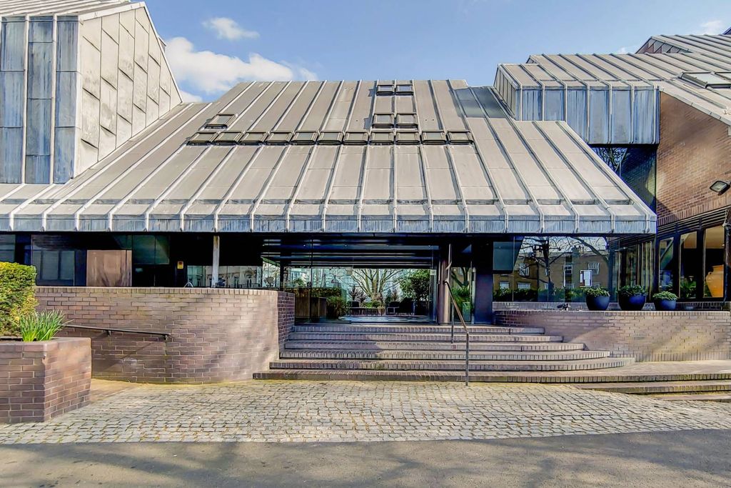 Property photo 1 of 17