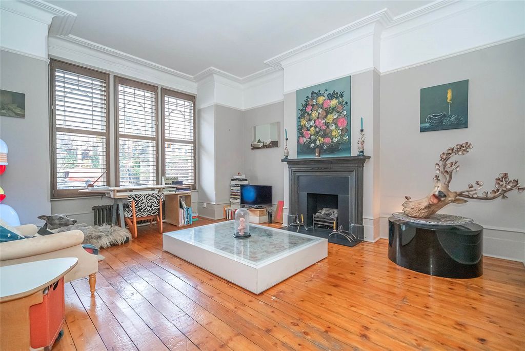 Property photo 2 of 33 Picture No. 18