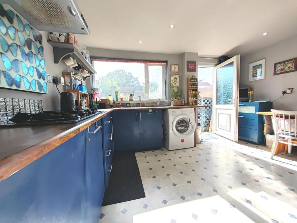 Property photo 3 of 17 1000002037.Jpg