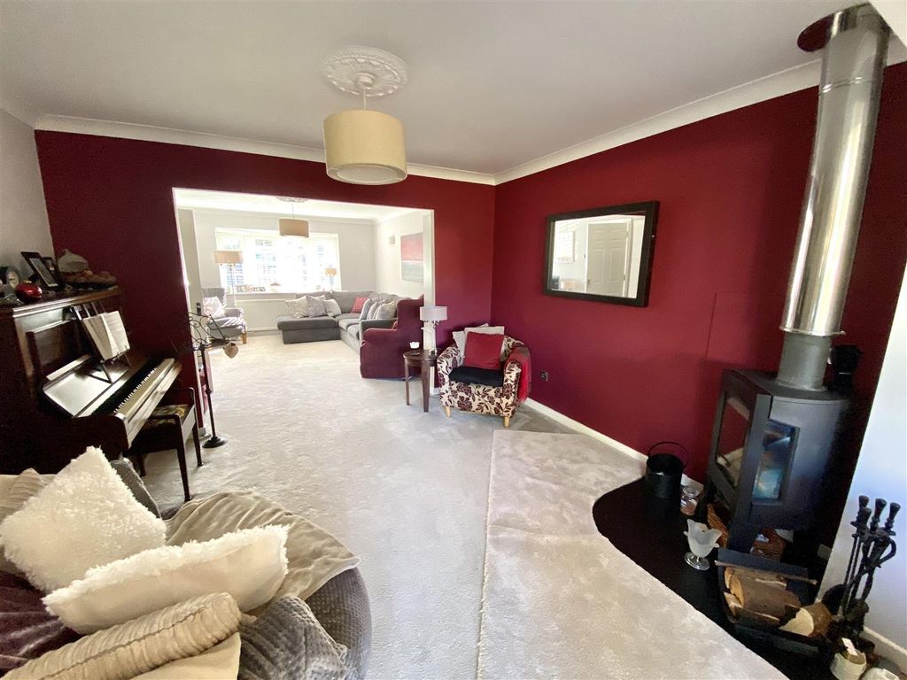 Property photo 3 of 26 Sitting Room