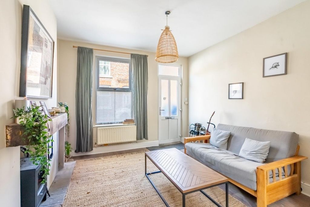 Property photo 2 of 10 Hth3Dz3F8Ey_Fzxal8_Wvw.Jpg