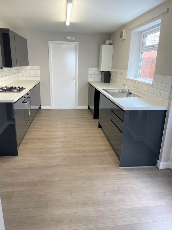 Property photo 1 of 3