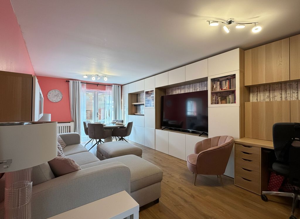 Property photo 3 of 25 Living/Dining Room