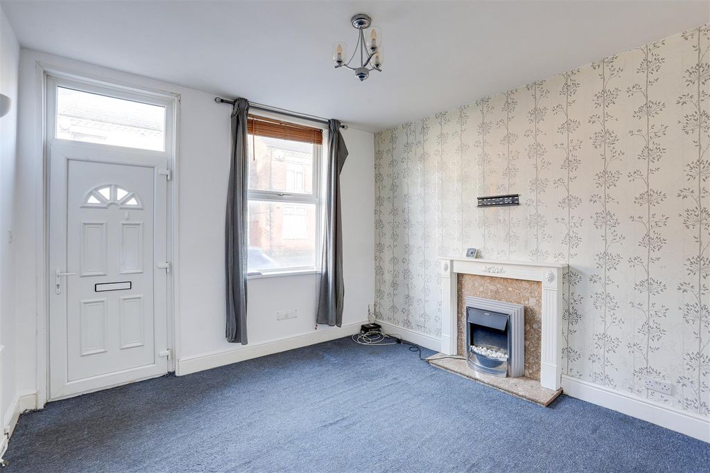 Property photo 3 of 13 2707.Jpg