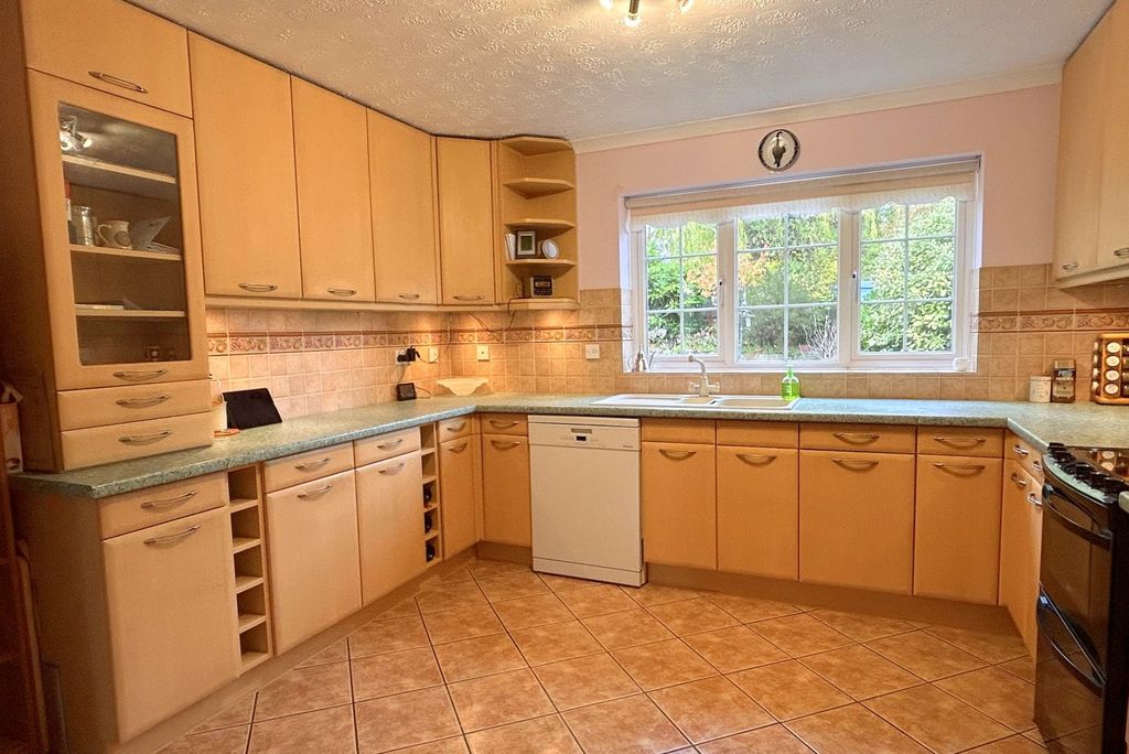 Property photo 3 of 24 Picture No. 53