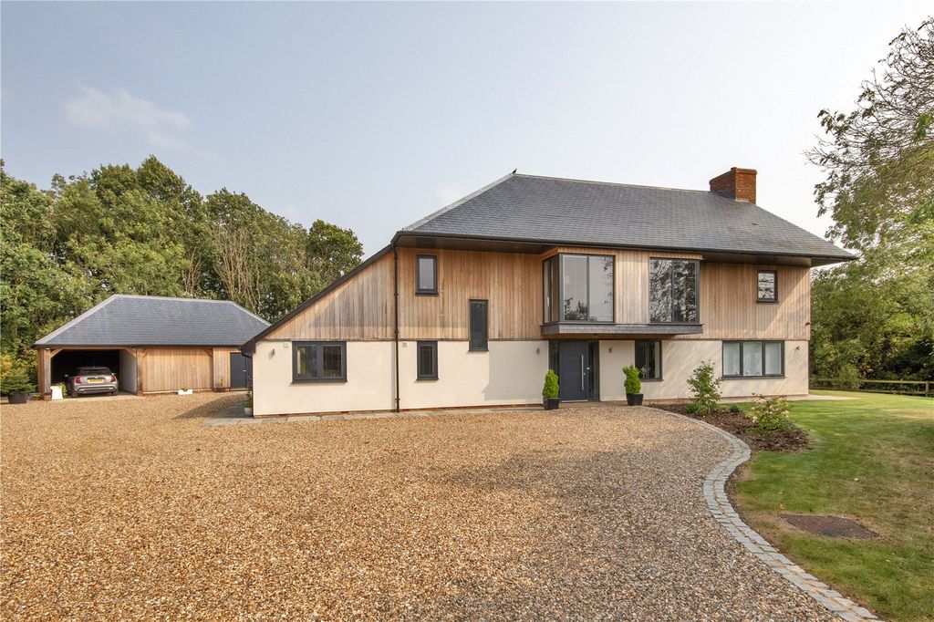Property photo 1 of 16 Linden Hurst