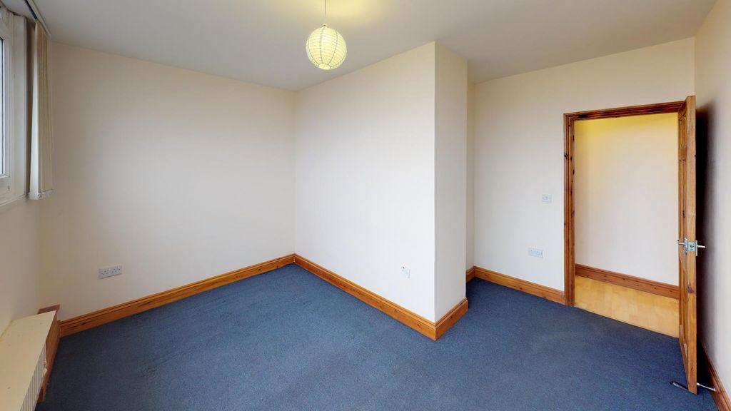 Property photo 2 of 6 Images