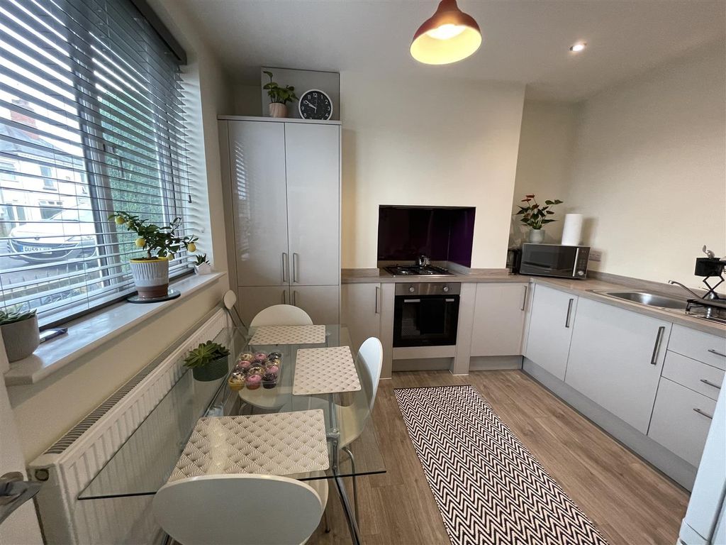 Property photo 1 of 9 Kitchen Diner
