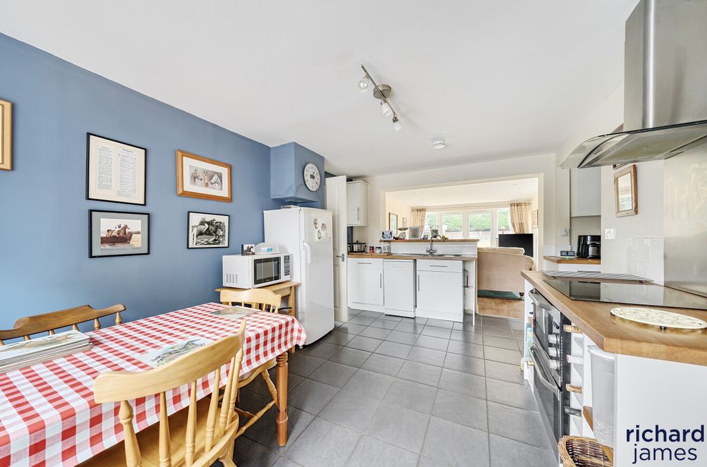 Property photo 2 of 13 F463Dbe1514843Cabd352Baddd6B2F35