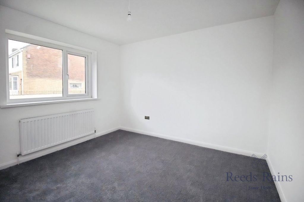 Property photo 2 of 9 Picture No. 04