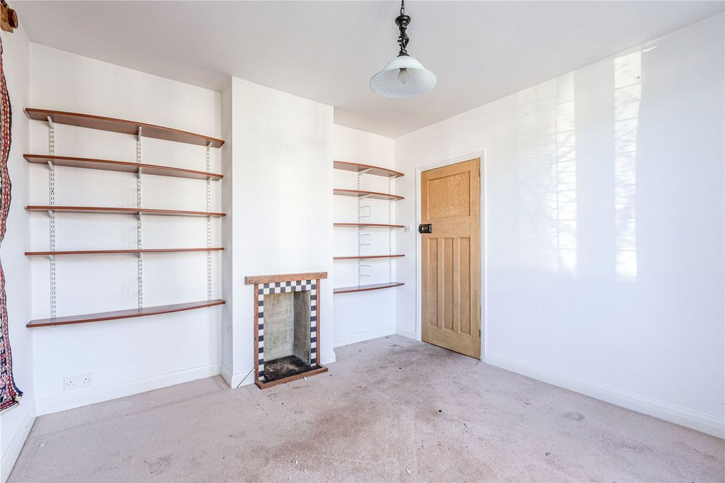 Property photo 3 of 17 Picture No. 02