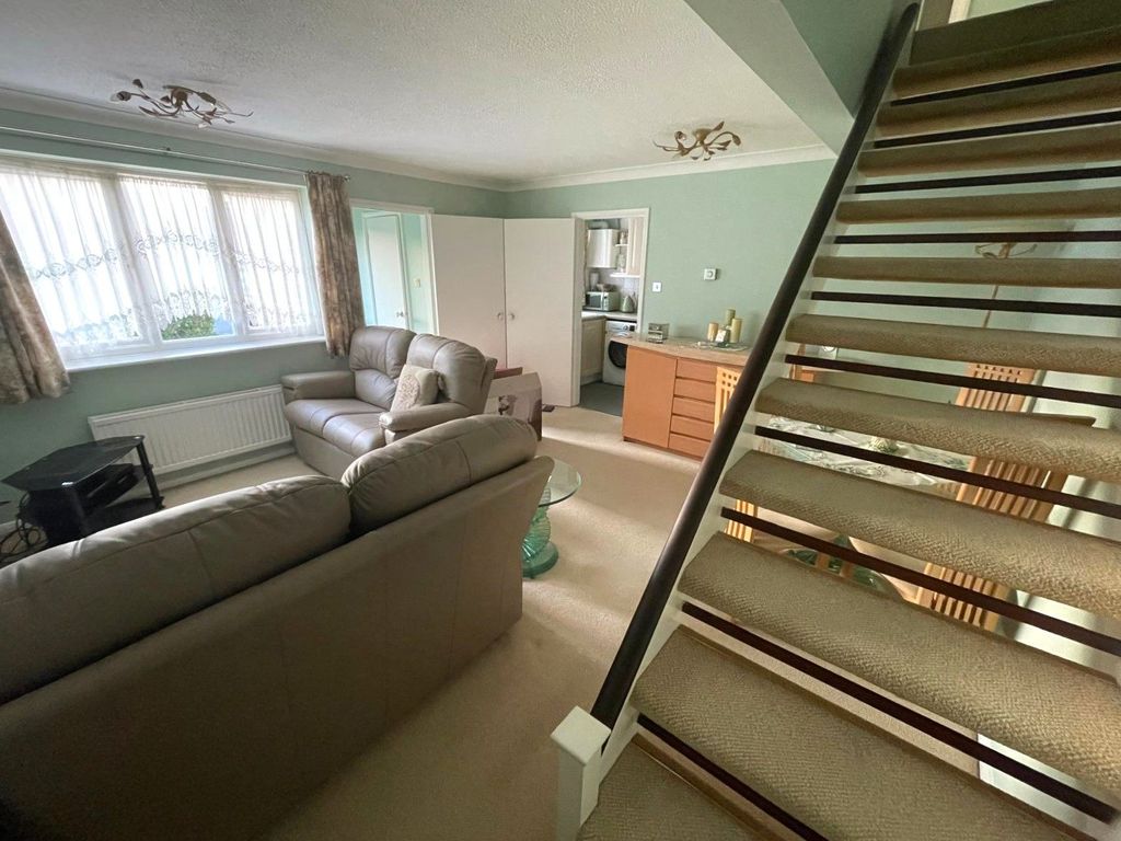 Property photo 3 of 9 Gallery