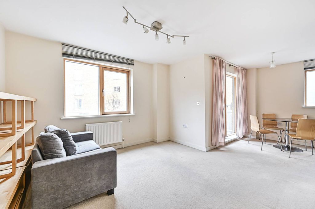 Property photo 2 of 7