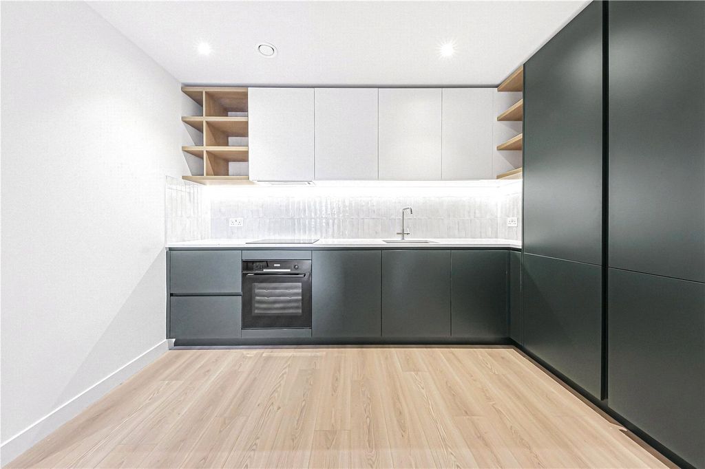 Property photo 3 of 9 Picture No. 17