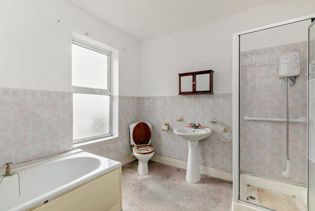 Property photo 2 of 9