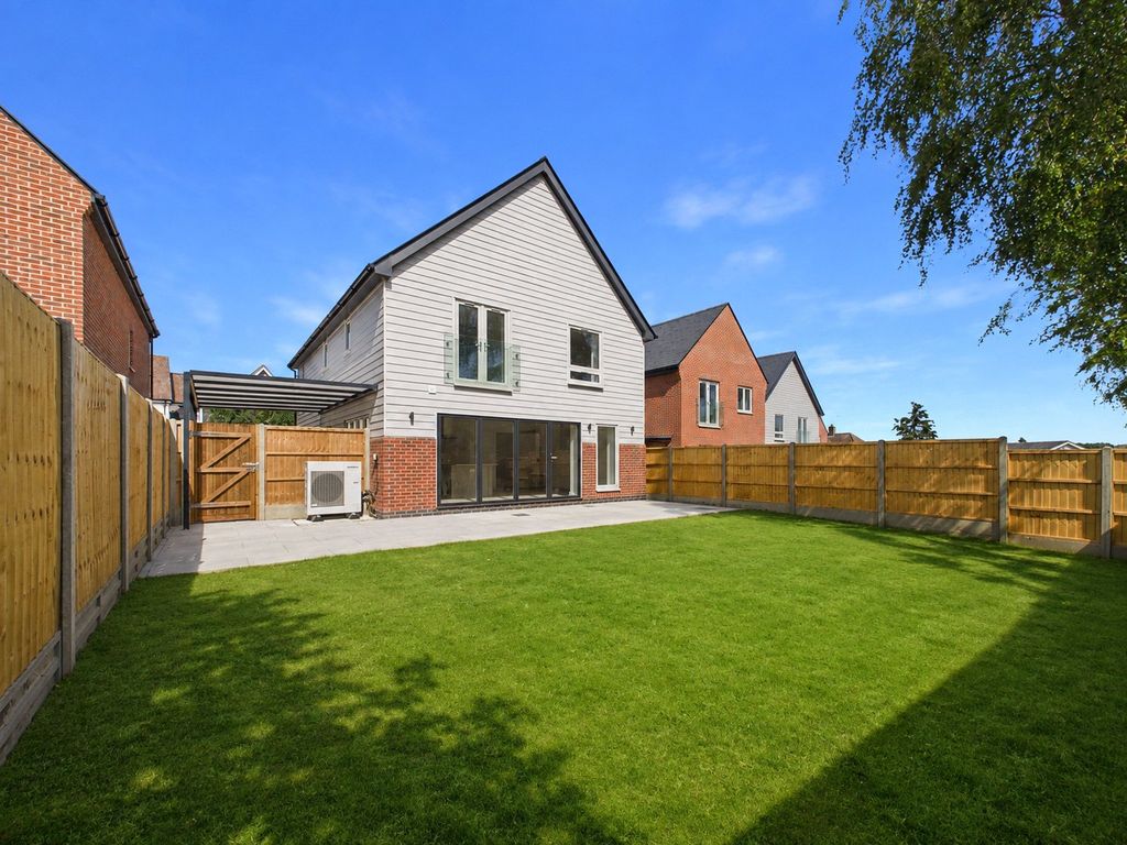 Property photo 2 of 18 Picture No. 32