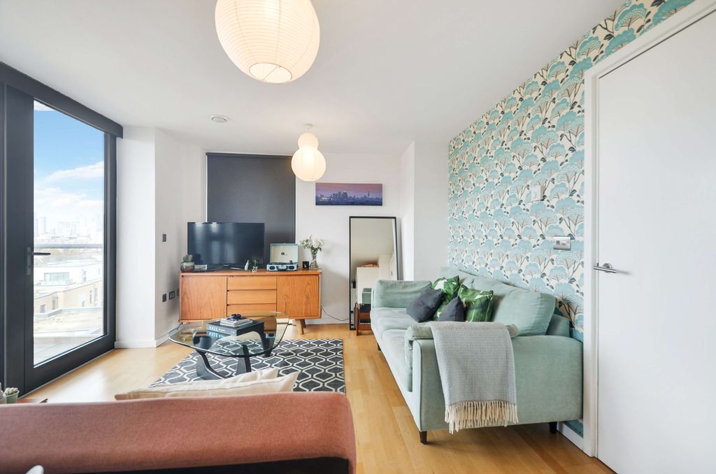 Property photo 3 of 23 Lounge Area (3).Jpg