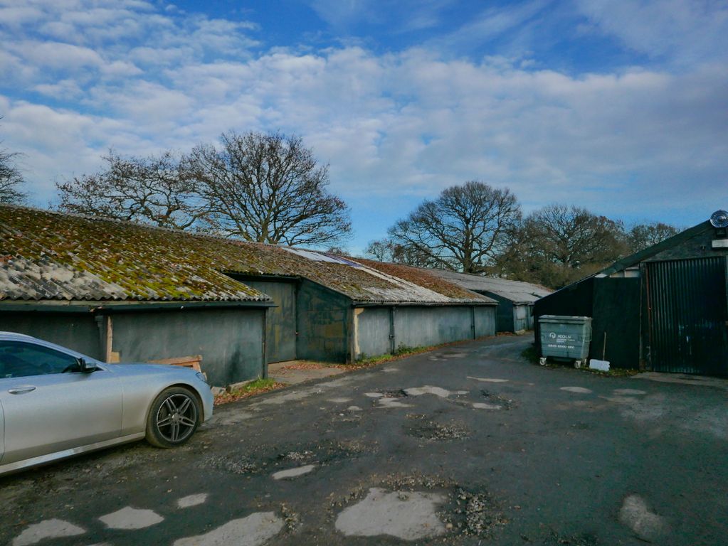 Property photo 1 of 3