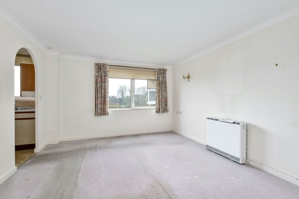Property photo 2 of 12